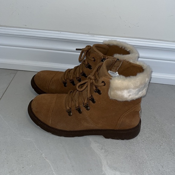 UGG AZELL HIKER WEATHER WATERPROOF WINTER BOOT - Picture 3 of 13